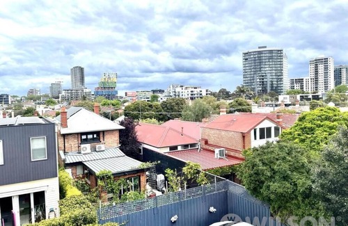 Windsor Apartment | Prahran Chic & Cozy Retreat