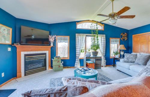 Prairie Du Chien House | Prairie du Chien Home with Yard 3 Mi to River!