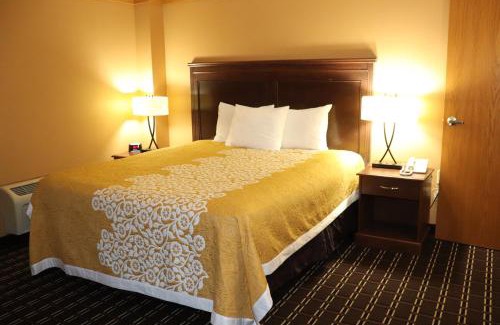 Holmen Hotel | Prairie Inn Holmen La Crosse Area