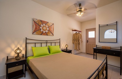 Vlychada Hotel | Prana Thera