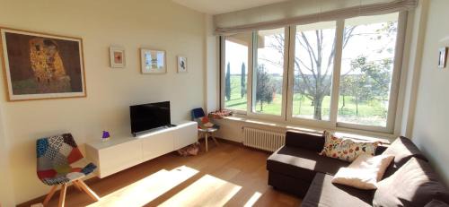 Fonte Meravigliosa Apartment | Prato Smeraldo Apartment