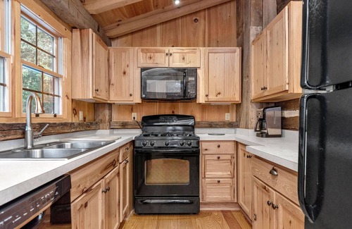 West Union Cabin | Pre-Civil War Cabin w/Modern Amenities Nestled In The Foothills of Adams County