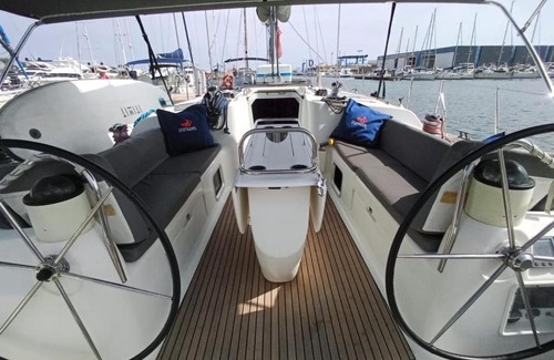 Badalona Boat Rental | Precioso velero en Badalona de 3 camarotes