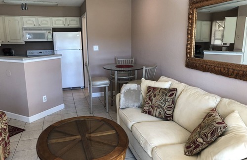 Ocean Side Village Condo | Precious Condo, 3 Blocks to Beach. Happy Place!