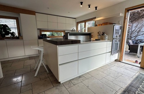 Le Chable Villa | Prefect Getaway Spacious 5 bedroom family villa, Le Chable. Walk to lift, 200m