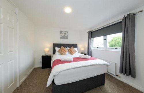 Rosyth Apartment | Premier Apt - Bridge View-Rosyth