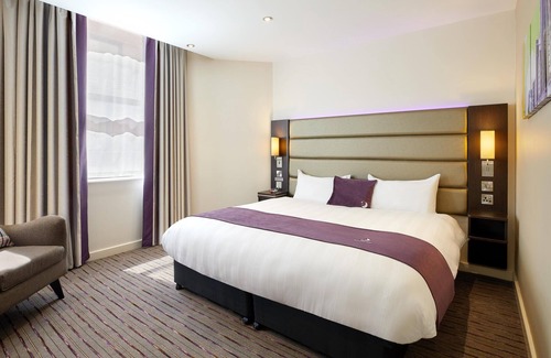 Crays Hill Hotel | Premier Inn Basildon - East Mayne