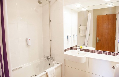 Huddersfield Hotel | Premier Inn Huddersfield Central