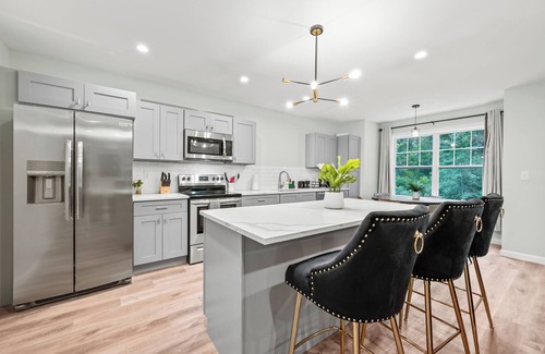 Bloomfield House | Premium 3-Story Townhome | Perfect for Large Groups