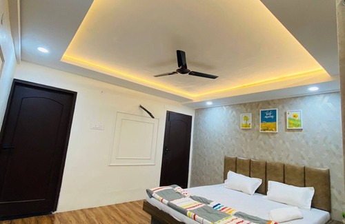 Maheshwar Bed & Breakfast | Premium accommodation close to the riverside and fort