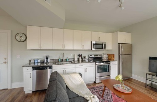 Midtown Apartment | Premium Bi-level Apartment in Heart of Midtown!