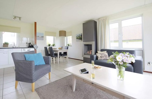 Municipality of Emmen House | Premium-Duplex-Cottage für 4 Personen