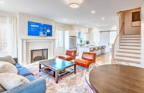 Hillsboro West End House | Premium Home Game Room 13 Beds