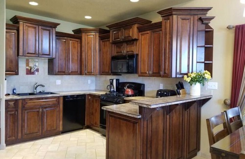 Castro Valley House | Premium Luxury 2 BR Villa - Kitchen, Free WiFi