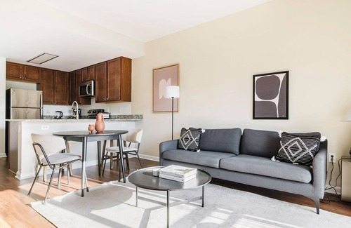 North Bethesda Apartment | Premium North Bethesda 1BR w/Gym, Rooftop Pool & W/D, by Blueground