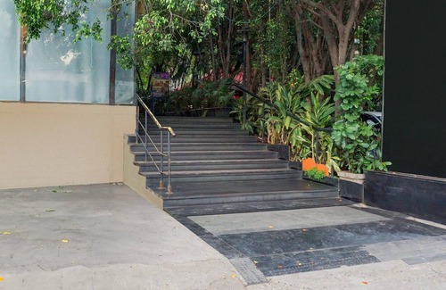 Narveer Tanaji Wadi House | Premium Room Near Pataleshwar Temple, Pune