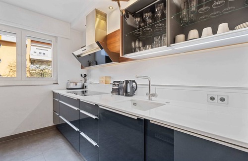Cents Apartment | Premium Stay in Modern City Apartment