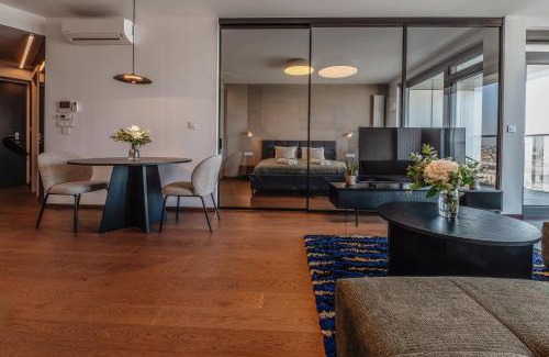 Nivy Apartment | Premium Suite, RIVER & OLD TOWN VIEW,FREE PARKING