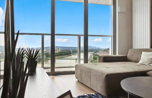 Nivy Apartment | Premium Suite, RIVER & OLD TOWN VIEW,FREE PARKING