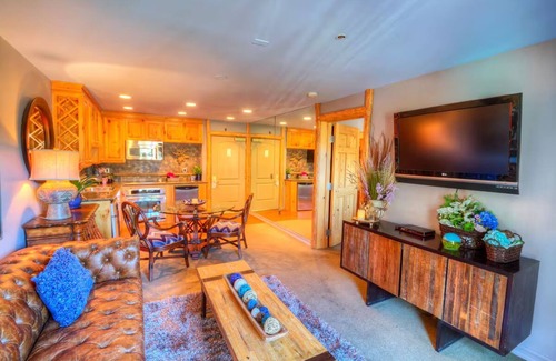 Mount Charleston Hotel | Presidential Suite at The Retreat on Charleston Peak – Pet-Friendly Comfort