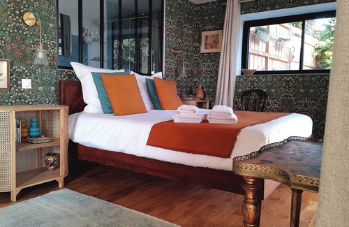 Abrest Bed & Breakfast | Prestigious gite with panoramic view in Vichy for a romantic stay in Auvergne