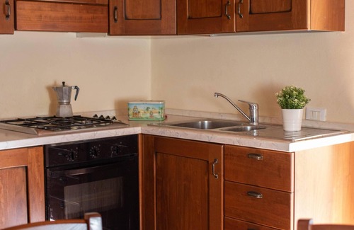 Gassano House | Pretola stone house 12 pax w/prv pool & view