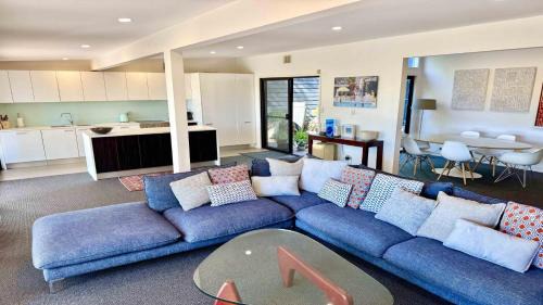 Pretty Beach House | 'Pretty Beach Escape' by Accom Holidays