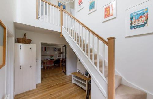 Bosham House | Pretty Coastal Home in Bosham Close to Water