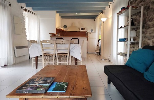 Duniere-sur-Eyrieux House | Pretty house in picturesque Ardèche hamlet. Cycling on Dolce Via, rivers.