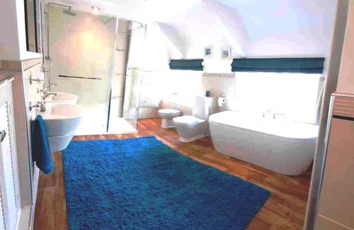 Neyland House | Pretty Neyland Cottage central to all attractions