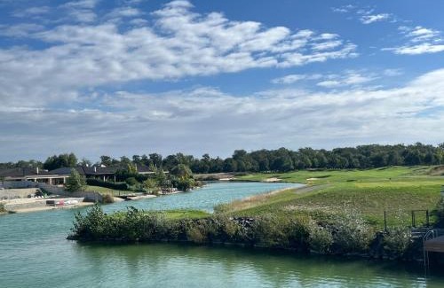 Hruba Borsa Apartment | Pri jazere - Golf rezort