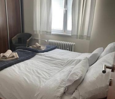 Banska Bystrica Apartment | Priestranný 3 izb. apartmán v centre s parkovaním.