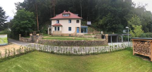 Ebenheit Apartment | Prima Klima Villa - Ferienwohnung Steinbrecher