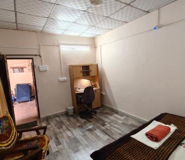 Bhopal Villa | Prime Area 1 Room Budget Stay