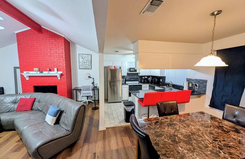 North Arlington House | Prime Location Arlington's Finest