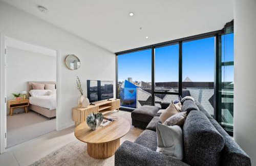 Perth Central Business District Apartment | Prime Location CBD with Pool & Gym