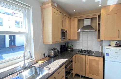 Clifton House | Prime Location! Detached Clifton Home with Parking