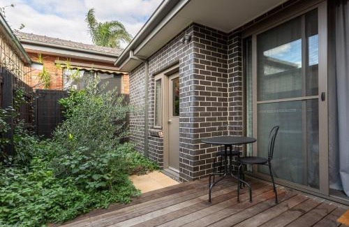 Brunswick East House | Primrose - Chic Mid-Century Style in Brunswick
