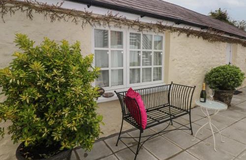 Jameston House | Primrose Cottage
