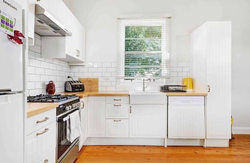 Orange Cottage | Prince Street Cottage - Pet Friendly