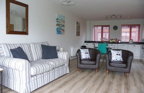 Saint Austell Bay Apartment | PRISTINE MODERN APARTMENT, PRIVATE BEACH, STUNNING SEA VIEW. LAST MINUTE 25% OFF