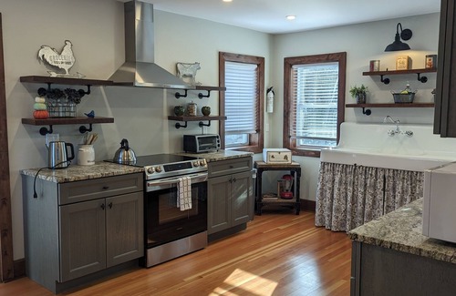 Carmel House | Privacy in the hills one hour from NYC and minutes to Breakneck Mtn.