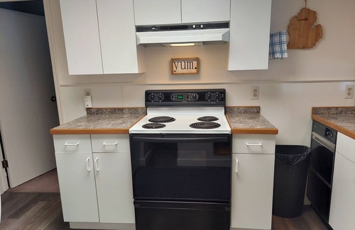 Mayfield Apartment | Privacy in the Woods