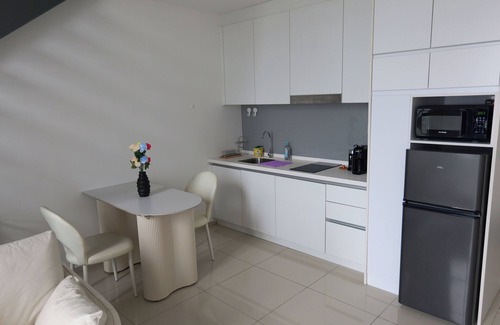 Bandar Tun Razak Apartment | Privat Duplex Loft with Skyline Views & Standing Desk