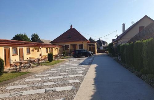 Velky Meder House | Privat u Jozefa Földesa
