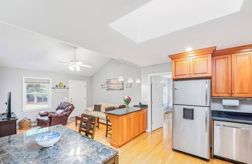 Old Lyme Apartment | Private, 1 bed/1.5 bath apt close to local beaches
