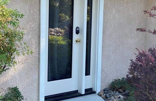 Oakhurst House | Private 1-bedroom, 1 bath within a house in amazing Oakhurst Private entrance