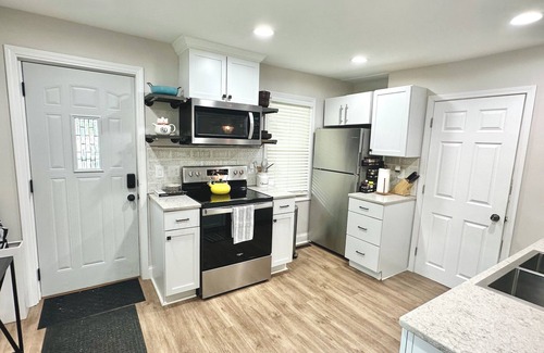 Brewers Hill Cottage | Private 1BR Cottage with City Views