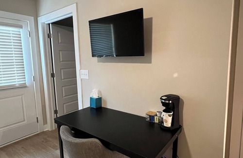 University Place Apartment | Private 1BR Suite w/Entry, Bath & Mini Kitchen – Near UNCC