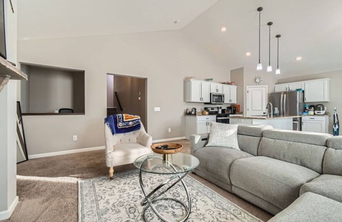 Ramsey House | Private 2-bedroom 1-bathroom Basement Suite in Ramsey